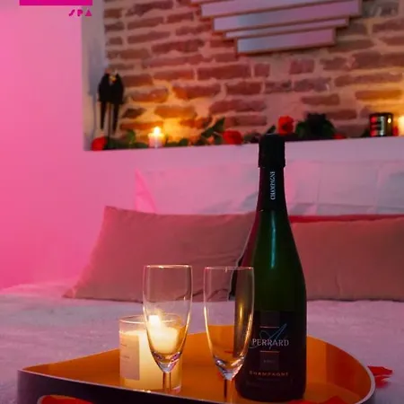 Apartament Avec Jacuzzi Privatif Evasion Romantique A Castelsarrasin