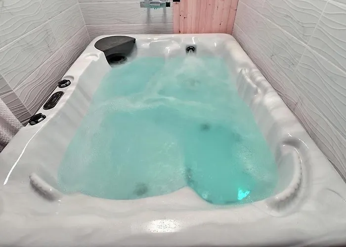 Avec Jacuzzi Privatif évasion Romantique à Appartamento